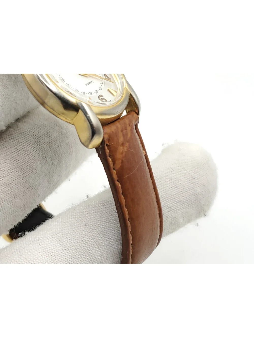 Brittania Quartz Womens Watch New Battery Gold Tone Brown Band 18mm